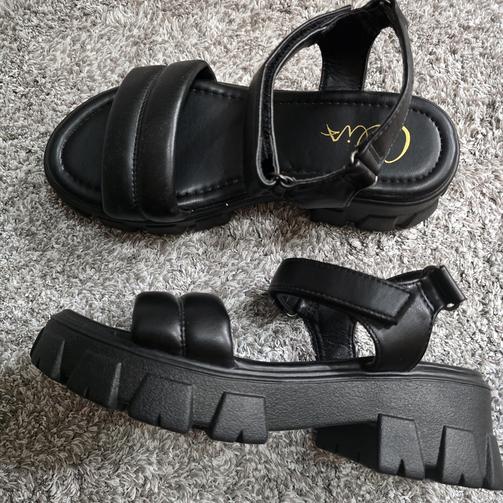 Black Chunky Sandals